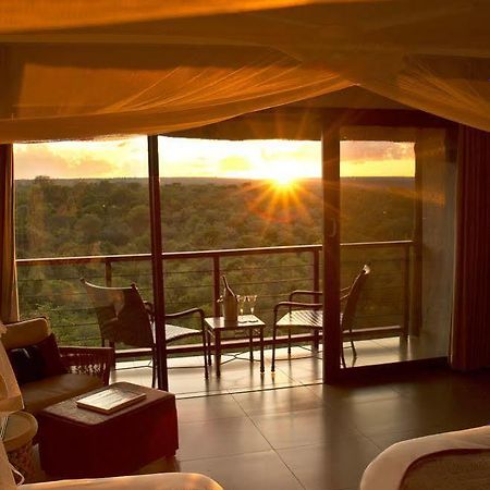 Victoria Falls Safari Club Екстериор снимка