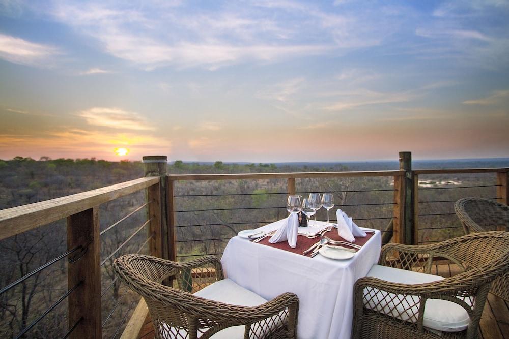 Victoria Falls Safari Club Екстериор снимка