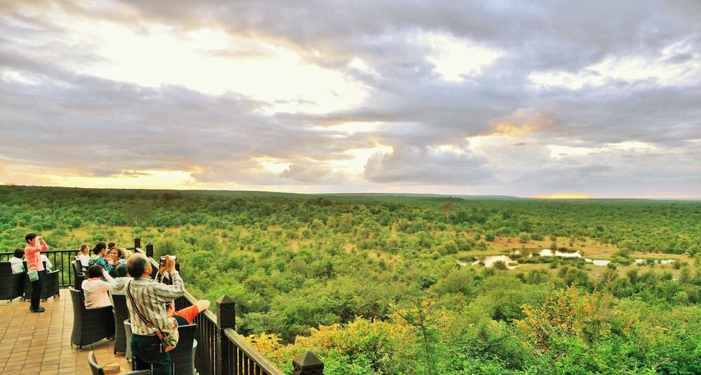 Victoria Falls Safari Club Екстериор снимка