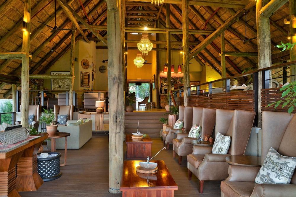 Victoria Falls Safari Club Екстериор снимка